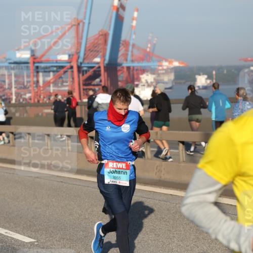 03.10.2025 - Köhlbrandbrückenlauf Yannick Fuchs http://msf.ph/oto/9146222 03.10.2025 08:36:04 Position 2 2955 meine-sportfotos.de