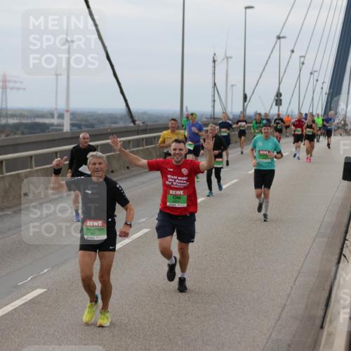 03.10.2025 - Köhlbrandbrückenlauf Jannik Wohlers http://msf.ph/oto/9146228 03.10.2025 15:48:40 Position 1 8901 meine-sportfotos.de