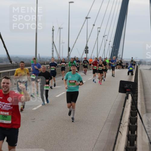 03.10.2025 - Köhlbrandbrückenlauf Jannik Wohlers http://msf.ph/oto/9146232 03.10.2025 15:48:41 Position 1 9334 meine-sportfotos.de