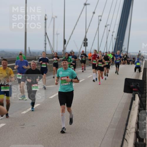 03.10.2025 - Köhlbrandbrückenlauf Jannik Wohlers http://msf.ph/oto/9146241 03.10.2025 15:48:41 Position 1  meine-sportfotos.de