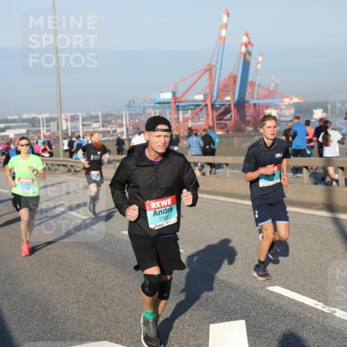 03.10.2025 - Köhlbrandbrückenlauf Yannick Fuchs http://msf.ph/oto/9146253 03.10.2025 08:36:07 Position 2 1703 meine-sportfotos.de