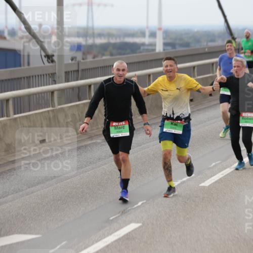 03.10.2025 - Köhlbrandbrückenlauf Jannik Wohlers http://msf.ph/oto/9146260 03.10.2025 15:48:43 Position 1 9300, 9304, 7488 meine-sportfotos.de