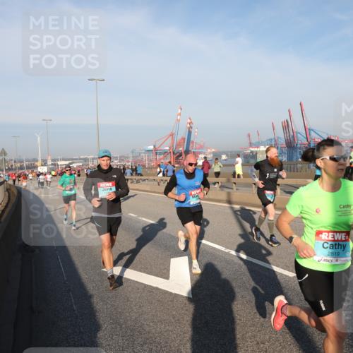 03.10.2025 - Köhlbrandbrückenlauf Yannick Fuchs http://msf.ph/oto/9146292 03.10.2025 08:36:10 Position 2 2819 meine-sportfotos.de