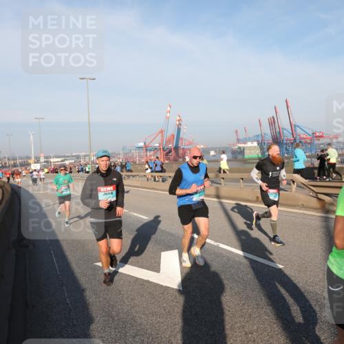 03.10.2025 - Köhlbrandbrückenlauf Yannick Fuchs http://msf.ph/oto/9146296 03.10.2025 08:36:10 Position 2 2819 meine-sportfotos.de