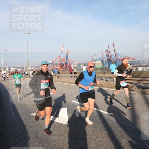 03.10.2025 - Köhlbrandbrückenlauf Yannick Fuchs http://msf.ph/oto/9146301 03.10.2025 08:36:11 Position 2 1135 meine-sportfotos.de