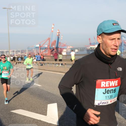 03.10.2025 - Köhlbrandbrückenlauf Yannick Fuchs http://msf.ph/oto/9146308 03.10.2025 08:36:12 Position 2 1135 meine-sportfotos.de