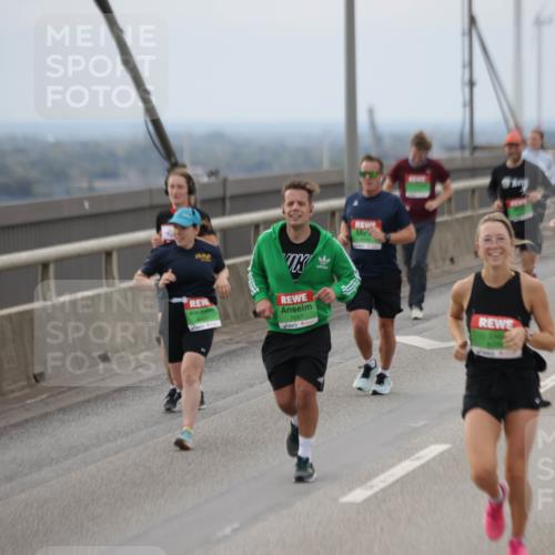 03.10.2025 - Köhlbrandbrückenlauf Jannik Wohlers http://msf.ph/oto/9146310 03.10.2025 15:48:47 Position 1 7697 meine-sportfotos.de