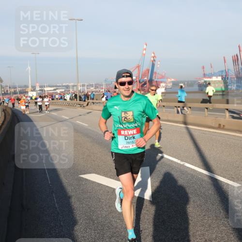 03.10.2025 - Köhlbrandbrückenlauf Yannick Fuchs http://msf.ph/oto/9146320 03.10.2025 08:36:13 Position 2 2815 meine-sportfotos.de