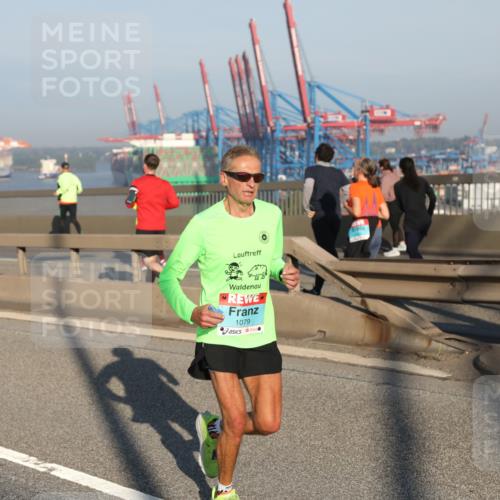 03.10.2025 - Köhlbrandbrückenlauf Yannick Fuchs http://msf.ph/oto/9146336 03.10.2025 08:36:14 Position 2 1079 meine-sportfotos.de