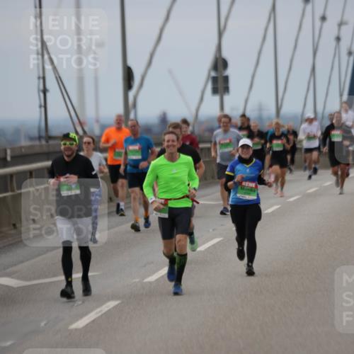 03.10.2025 - Köhlbrandbrückenlauf Jannik Wohlers http://msf.ph/oto/9146358 03.10.2025 15:48:54 Position 1  meine-sportfotos.de
