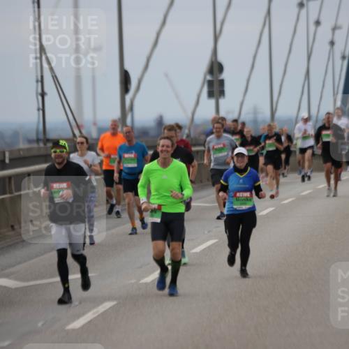 03.10.2025 - Köhlbrandbrückenlauf Jannik Wohlers http://msf.ph/oto/9146361 03.10.2025 15:48:54 Position 1  meine-sportfotos.de