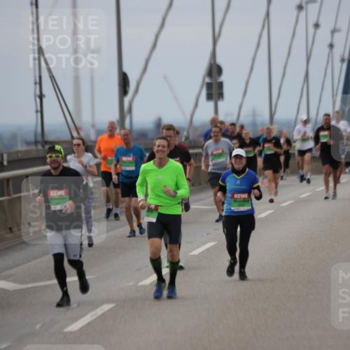 03.10.2025 - Köhlbrandbrückenlauf Jannik Wohlers http://msf.ph/oto/9146363 03.10.2025 15:48:54 Position 1  meine-sportfotos.de