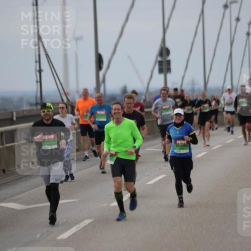 03.10.2025 - Köhlbrandbrückenlauf Jannik Wohlers http://msf.ph/oto/9146369 03.10.2025 15:48:54 Position 1  meine-sportfotos.de