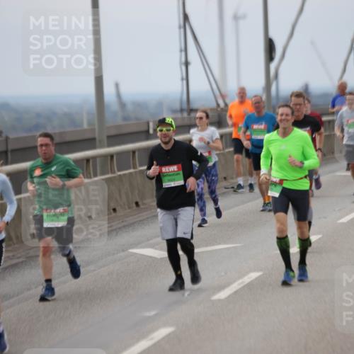 03.10.2025 - Köhlbrandbrückenlauf Jannik Wohlers http://msf.ph/oto/9146372 03.10.2025 15:48:55 Position 1 9624 meine-sportfotos.de