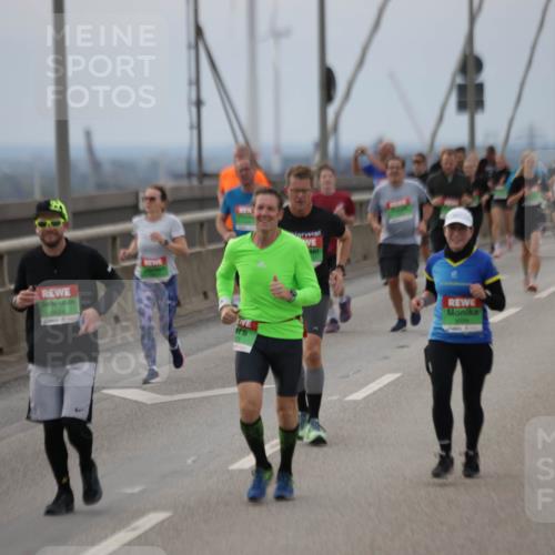03.10.2025 - Köhlbrandbrückenlauf Jannik Wohlers http://msf.ph/oto/9146396 03.10.2025 15:48:57 Position 1 9624 meine-sportfotos.de
