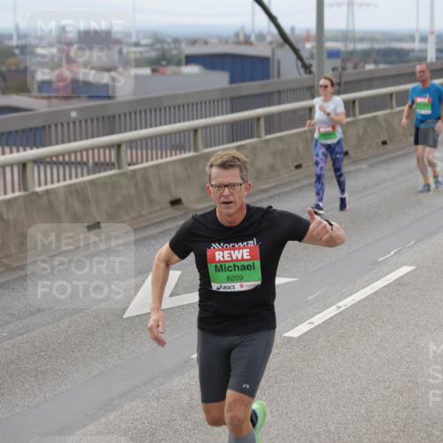 03.10.2025 - Köhlbrandbrückenlauf Jannik Wohlers http://msf.ph/oto/9146403 03.10.2025 15:49:04 Position 1 8259 meine-sportfotos.de