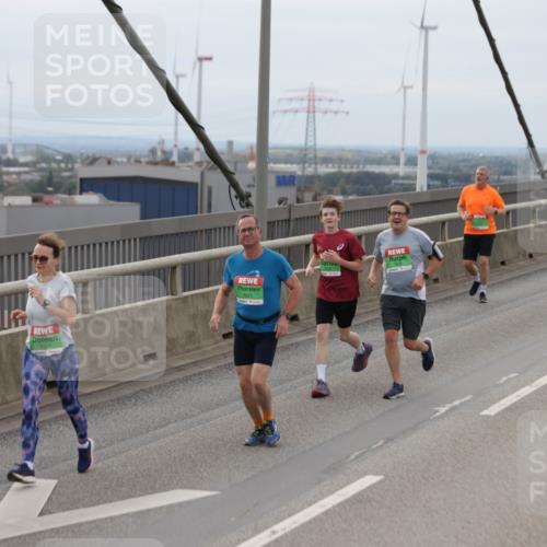 03.10.2025 - Köhlbrandbrückenlauf Jannik Wohlers http://msf.ph/oto/9146415 03.10.2025 15:49:06 Position 1 7177, 7621 meine-sportfotos.de