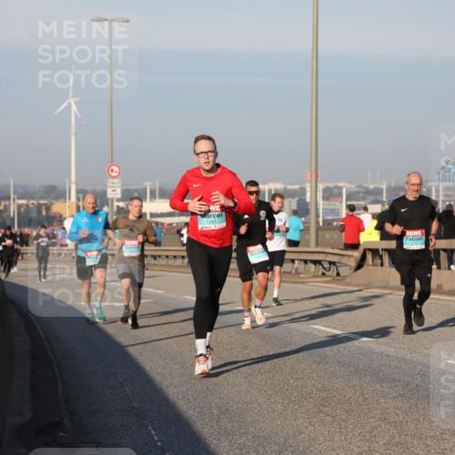03.10.2025 - Köhlbrandbrückenlauf Yannick Fuchs http://msf.ph/oto/9146417 03.10.2025 08:36:24 Position 2  meine-sportfotos.de