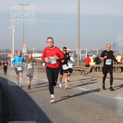 03.10.2025 - Köhlbrandbrückenlauf Yannick Fuchs http://msf.ph/oto/9146422 03.10.2025 08:36:24 Position 2 2107 meine-sportfotos.de