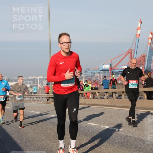 03.10.2025 - Köhlbrandbrückenlauf Yannick Fuchs http://msf.ph/oto/9146434 03.10.2025 08:36:26 Position 2 1107, 3211, 2025 meine-sportfotos.de