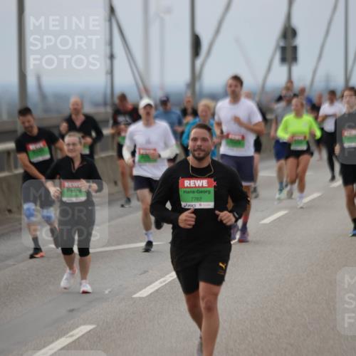 03.10.2025 - Köhlbrandbrückenlauf Jannik Wohlers http://msf.ph/oto/9146435 03.10.2025 15:49:08 Position 1 7762 meine-sportfotos.de