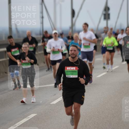 03.10.2025 - Köhlbrandbrückenlauf Jannik Wohlers http://msf.ph/oto/9146439 03.10.2025 15:49:08 Position 1 7762 meine-sportfotos.de