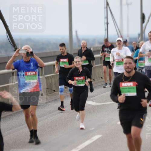 03.10.2025 - Köhlbrandbrückenlauf Jannik Wohlers http://msf.ph/oto/9146442 03.10.2025 15:49:08 Position 1 7910, 7326 meine-sportfotos.de