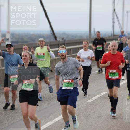03.10.2025 - Köhlbrandbrückenlauf Jannik Wohlers http://msf.ph/oto/9146493 03.10.2025 15:49:19 Position 1 7666, 7667, 7800 meine-sportfotos.de