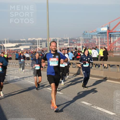 03.10.2025 - Köhlbrandbrückenlauf Yannick Fuchs http://msf.ph/oto/9146511 03.10.2025 08:36:39 Position 2 1215, 10 meine-sportfotos.de