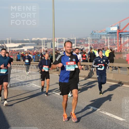 03.10.2025 - Köhlbrandbrückenlauf Yannick Fuchs http://msf.ph/oto/9146517 03.10.2025 08:36:39 Position 2 281, 1215 meine-sportfotos.de