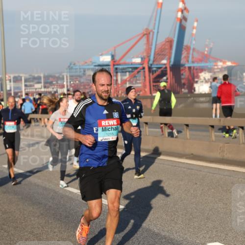 03.10.2025 - Köhlbrandbrückenlauf Yannick Fuchs http://msf.ph/oto/9146529 03.10.2025 08:36:40 Position 2 1215 meine-sportfotos.de