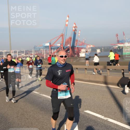 03.10.2025 - Köhlbrandbrückenlauf Yannick Fuchs http://msf.ph/oto/9146573 03.10.2025 08:36:44 Position 2 2820 meine-sportfotos.de