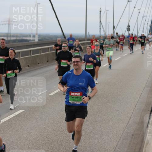 03.10.2025 - Köhlbrandbrückenlauf Jannik Wohlers http://msf.ph/oto/9146600 03.10.2025 15:49:25 Position 1 8983, 9244 meine-sportfotos.de