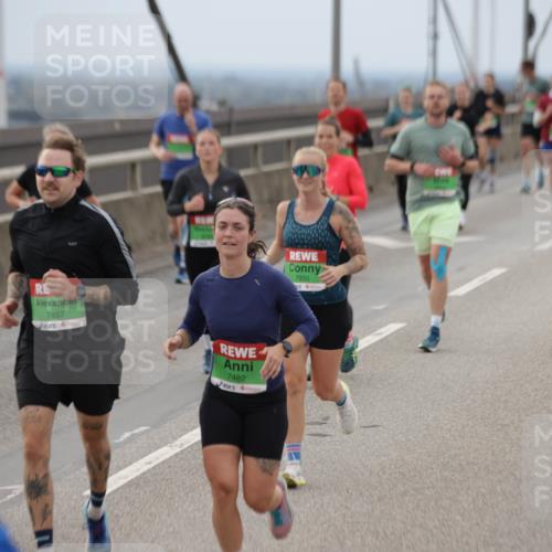 03.10.2025 - Köhlbrandbrückenlauf Jannik Wohlers http://msf.ph/oto/9146609 03.10.2025 15:49:26 Position 1 7457, 7482, 7935 meine-sportfotos.de