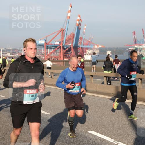 03.10.2025 - Köhlbrandbrückenlauf Yannick Fuchs http://msf.ph/oto/9146610 03.10.2025 08:36:47 Position 2 1067, 1157, 50 meine-sportfotos.de