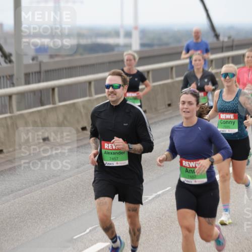 03.10.2025 - Köhlbrandbrückenlauf Jannik Wohlers http://msf.ph/oto/9146616 03.10.2025 15:49:26 Position 1 7457, 7482, 7935 meine-sportfotos.de