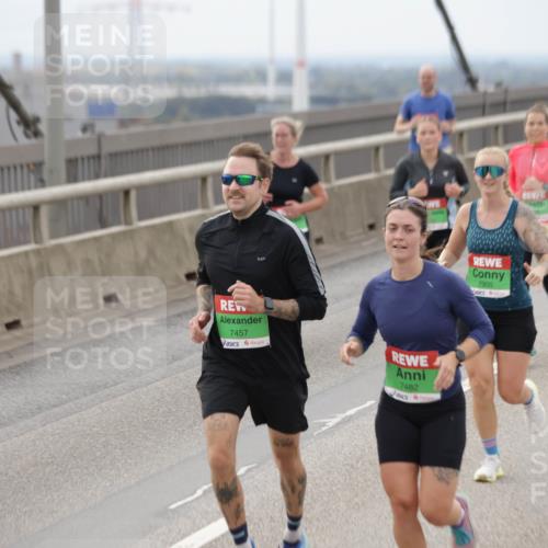 03.10.2025 - Köhlbrandbrückenlauf Jannik Wohlers http://msf.ph/oto/9146618 03.10.2025 15:49:27 Position 1 7457, 7482, 7935 meine-sportfotos.de