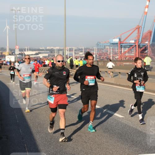03.10.2025 - Köhlbrandbrückenlauf Yannick Fuchs http://msf.ph/oto/9146621 03.10.2025 08:36:48 Position 2 550, 2760 meine-sportfotos.de