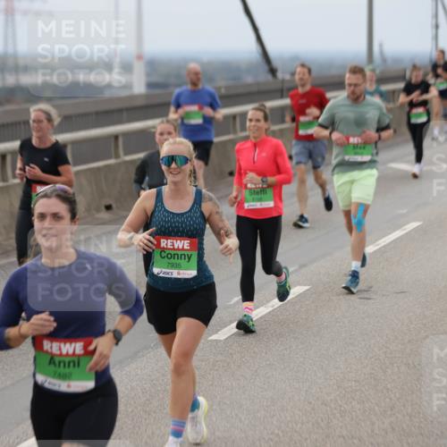 03.10.2025 - Köhlbrandbrückenlauf Jannik Wohlers http://msf.ph/oto/9146629 03.10.2025 15:49:27 Position 1 7462, 7935, 71, 8766 meine-sportfotos.de