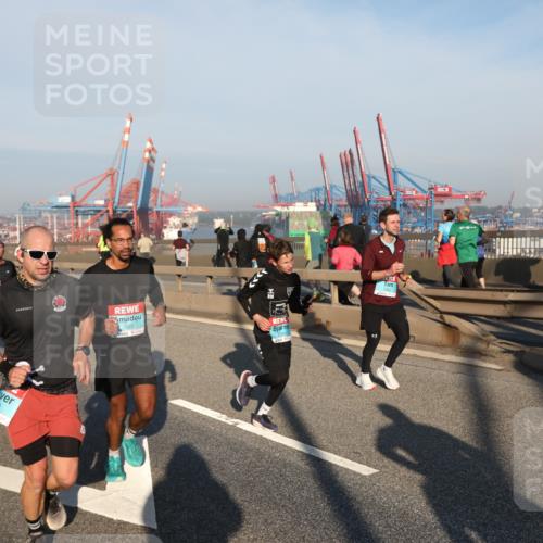 03.10.2025 - Köhlbrandbrückenlauf Yannick Fuchs http://msf.ph/oto/9146640 03.10.2025 08:36:49 Position 2 59, 1550, 18 meine-sportfotos.de