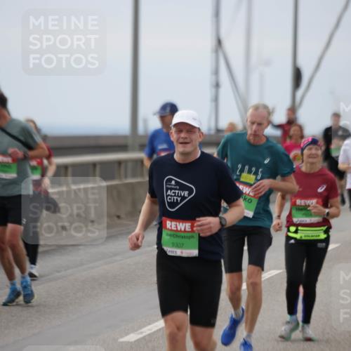 03.10.2025 - Köhlbrandbrückenlauf Jannik Wohlers http://msf.ph/oto/9146654 03.10.2025 15:49:35 Position 1 2025, 9307 meine-sportfotos.de