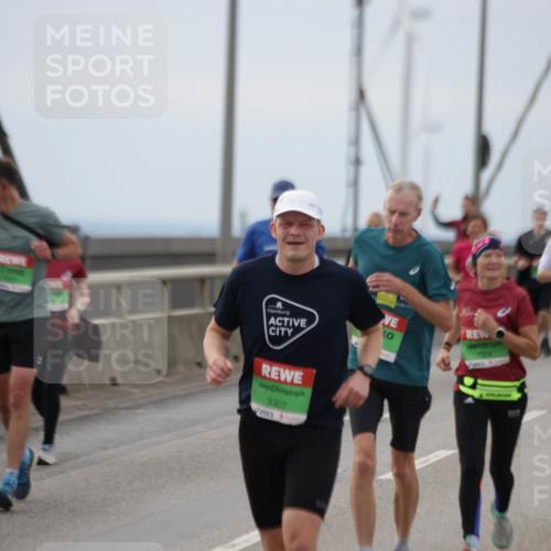 03.10.2025 - Köhlbrandbrückenlauf Jannik Wohlers http://msf.ph/oto/9146658 03.10.2025 15:49:35 Position 1 9307 meine-sportfotos.de