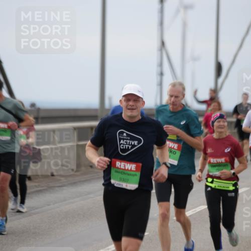 03.10.2025 - Köhlbrandbrückenlauf Jannik Wohlers http://msf.ph/oto/9146661 03.10.2025 15:49:35 Position 1 9307 meine-sportfotos.de
