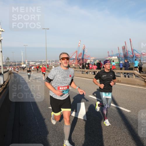03.10.2025 - Köhlbrandbrückenlauf Yannick Fuchs http://msf.ph/oto/9146666 03.10.2025 08:36:51 Position 2 3037 meine-sportfotos.de