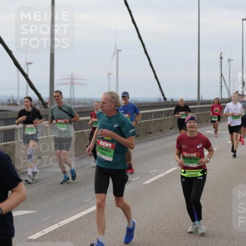 03.10.2025 - Köhlbrandbrückenlauf Jannik Wohlers http://msf.ph/oto/9146684 03.10.2025 15:49:38 Position 1 5007, 9284, 7854 meine-sportfotos.de