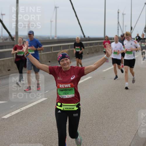 03.10.2025 - Köhlbrandbrückenlauf Jannik Wohlers http://msf.ph/oto/9146702 03.10.2025 15:49:40 Position 1 025, 284, 7854 meine-sportfotos.de