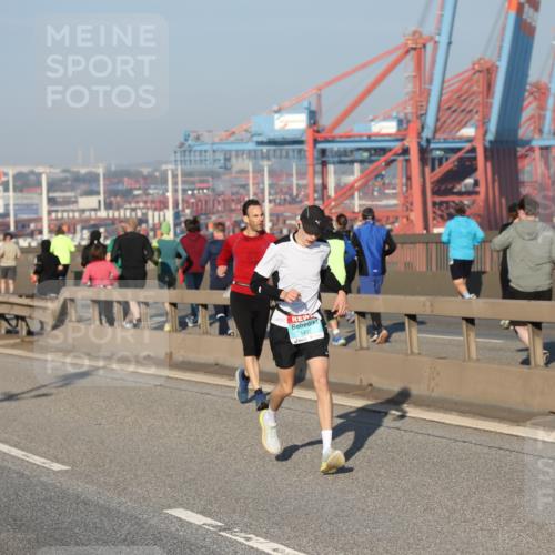03.10.2025 - Köhlbrandbrückenlauf Yannick Fuchs http://msf.ph/oto/9146719 03.10.2025 08:36:58 Position 2 1432 meine-sportfotos.de