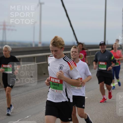 03.10.2025 - Köhlbrandbrückenlauf Jannik Wohlers http://msf.ph/oto/9146728 03.10.2025 15:49:42 Position 1 8962, 21 meine-sportfotos.de
