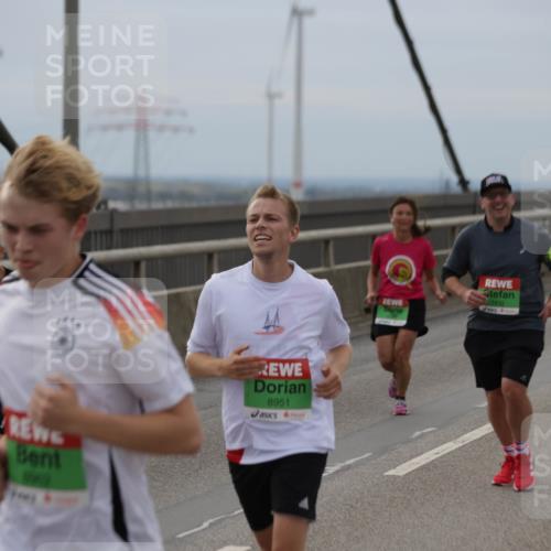 03.10.2025 - Köhlbrandbrückenlauf Jannik Wohlers http://msf.ph/oto/9146742 03.10.2025 15:49:43 Position 1 876, 8951, 7432 meine-sportfotos.de