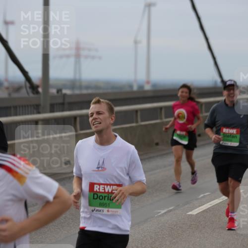03.10.2025 - Köhlbrandbrückenlauf Jannik Wohlers http://msf.ph/oto/9146747 03.10.2025 15:49:43 Position 1 8951 meine-sportfotos.de